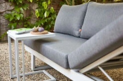 SIENA GARDEN Avenia Dining-Bank/Liege, Matt Weiß-grau/stone Grey, Aluminium, 73x195x70 Cm, Inkl. Sitz-und Rückenkissen -Garden Ease Wohnen Verkaufe 21999 3.jpg