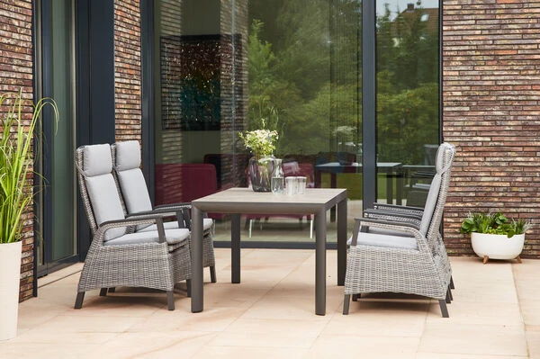 SIENA GARDEN Silva/Solea Dining Set, Anthrazit/grau/blau, Alu/Gardino®-Geflecht/Keramik, 140 X 90cm, Inkl. 4 Diningsessel, Stufenlos Verstellbar 1 SIENA GARDEN Silva/Solea Dining Set, Anthrazit/grau/blau, Alu/Gardino®-Geflecht/Keramik, 140 X 90cm, Inkl. 4 Diningsessel, Stufenlos Verstellbar