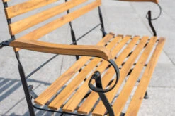 OUTFLEXX Sitzgruppe, Natur/schwarz, Stahl/FSC-Akazienholz, 120x80 Cm, 2 Klappstühle Mit Armlehnen, 2-Sitzer Bank, Pulverbeschichtet, Geölt -Garden Ease Wohnen Verkaufe 23885 10.jpg