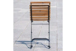 OUTFLEXX Sitzgruppe, Natur/schwarz, Stahl/FSC-Akazienholz, Ø 90 Cm, 2 Klappstühle, Pulverbeschichtet, Geölt 15 OUTFLEXX Sitzgruppe, Natur/schwarz, Stahl/FSC-Akazienholz, Ø 90 Cm, 2 Klappstühle, Pulverbeschichtet, Geölt -Garden Ease Wohnen Verkaufe 23886 06.jpg