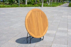 OUTFLEXX Sitzgruppe, Natur/schwarz, Stahl/FSC-Akazienholz, Ø 90 Cm, 2 Klappstühle, Pulverbeschichtet, Geölt 16 OUTFLEXX Sitzgruppe, Natur/schwarz, Stahl/FSC-Akazienholz, Ø 90 Cm, 2 Klappstühle, Pulverbeschichtet, Geölt -Garden Ease Wohnen Verkaufe 23886 07.jpg