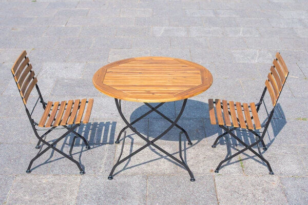 OUTFLEXX Sitzgruppe, Natur/schwarz, Stahl/FSC-Akazienholz, Ø 90 Cm, 2 Klappstühle, Pulverbeschichtet, Geölt 9 OUTFLEXX Sitzgruppe, Natur/schwarz, Stahl/FSC-Akazienholz, Ø 90 Cm, 2 Klappstühle, Pulverbeschichtet, Geölt – Bild 9