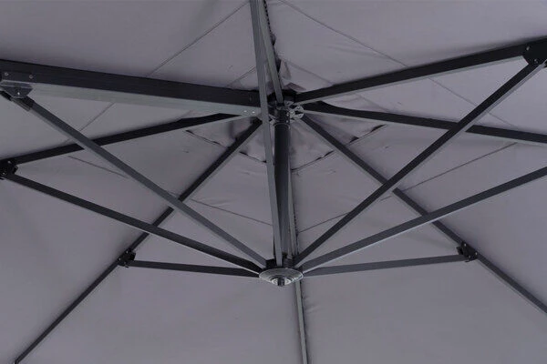 OUTFLEXX Ultimate L Ampelschirm, Anthrazit/grau, Alu/Spuncrylic®, 400x400cm, Inkl. Befüllbarem Schirmständer 3 OUTFLEXX Ultimate L Ampelschirm, Anthrazit/grau, Alu/Spuncrylic®, 400x400cm, Inkl. Befüllbarem Schirmständer – Bild 3