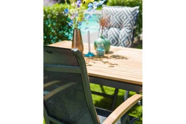 HARTMAN Xanadu / Alice Sitzgruppe, Xerix/schwarz, Alu/Teakholz, 4x4 Textilen, 2 Stapelsessel, 6 Multipos, 220x100cm 6 HARTMAN Xanadu / Alice Sitzgruppe, Xerix/schwarz, Alu/Teakholz, 4x4 Textilen, 2 Stapelsessel, 6 Multipos, 220x100cm – Bild 6